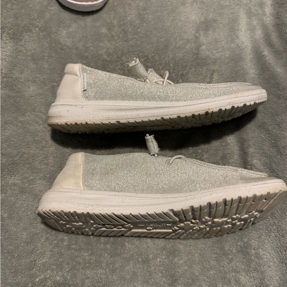 Well Worn Silver Sparkly Hey Dudes Size 7 - Picture 3 of 4